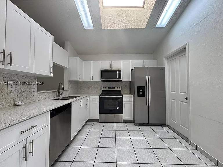 12713 SW 146th Ln — Photo 5
