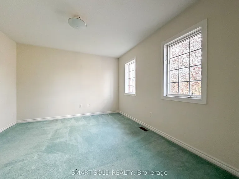 704 Foxcroft Blvd — Photo 6