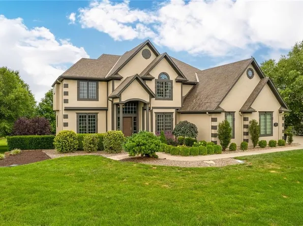 8075 N Breckenridge Dr, Kansas City, MO 64152