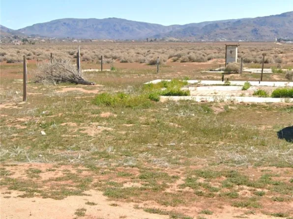 22724 Thunderbird Rd, Apple Valley, CA 92307