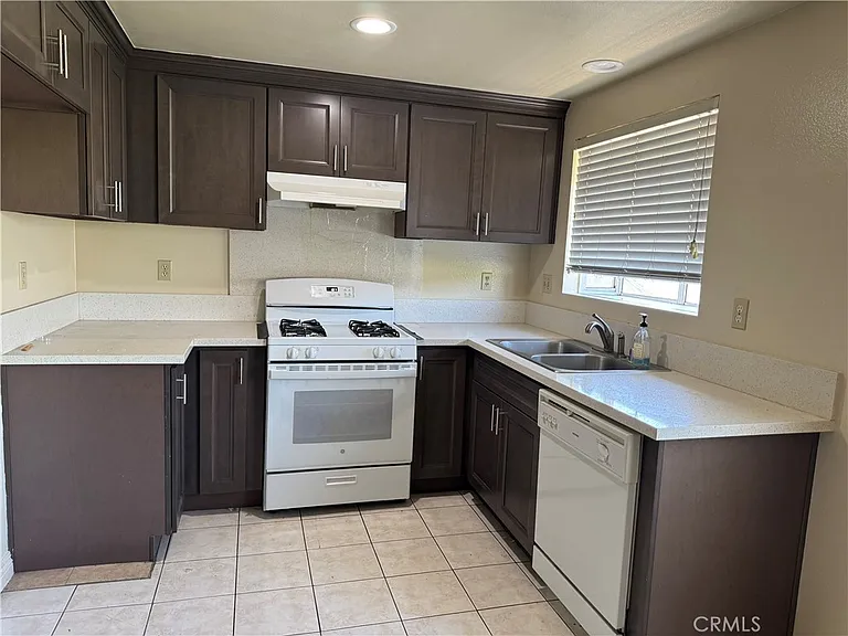 824 S Sierra Vista Ave #C — Photo 9