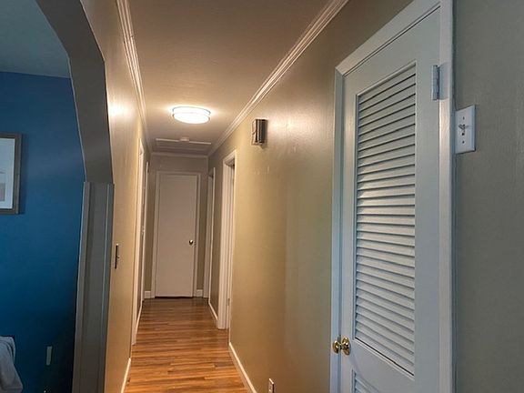 5th image of 450 Fitzwalter Dr