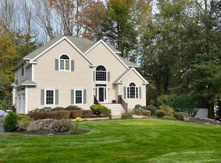 22 Waterloo Cir, Dover, NH 03820