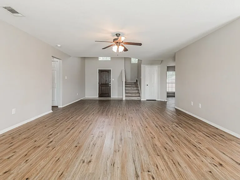 908 Matthew Ln — Photo 7