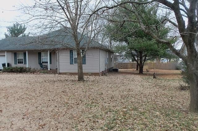 2nd image of 1502 Belle Oaks Dr