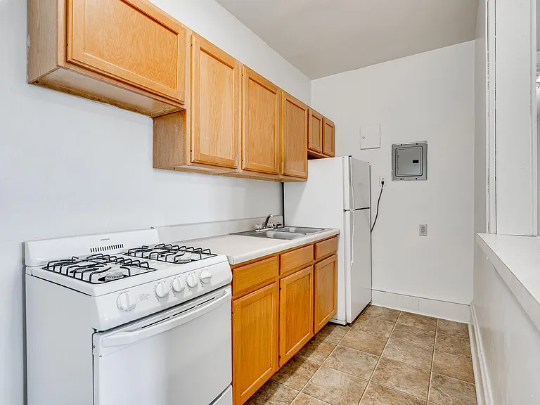 Garfield Court Apartments — Photo 24