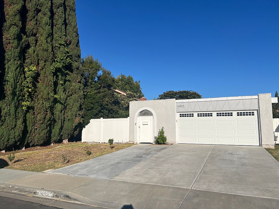 1st image of 14902 Burnham Cir