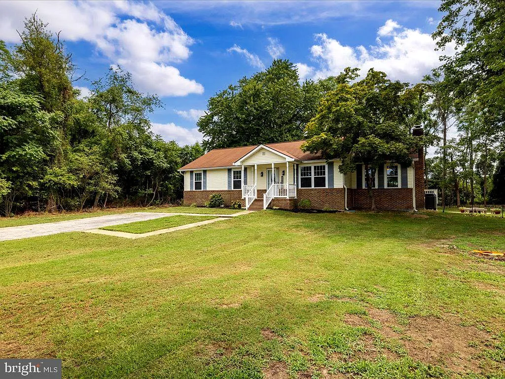 1933 Poplar Ridge Rd photo 1
