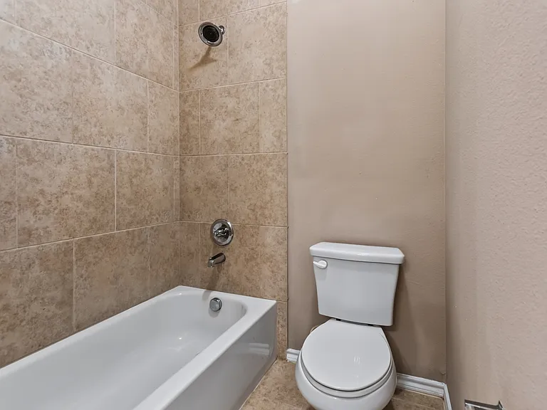 516 E Hazelwood St #A — Photo 21