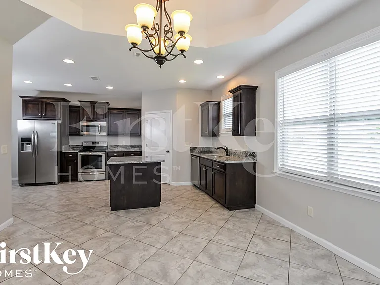 3591 Grand Central Ave — Photo 5