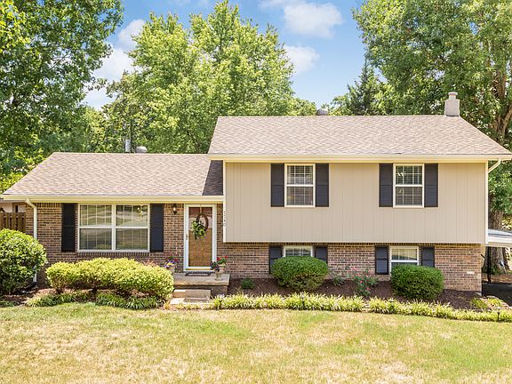 3rd image of 7740 Village Way Dr