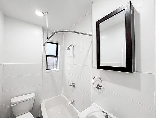 5th image of 1175 Fulton Ave #5F