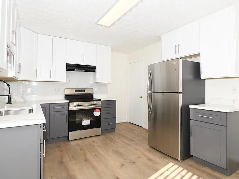 13246 Bayberry Dr — Photo 13