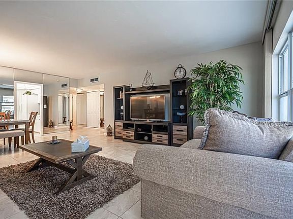 2nd image of 3850 Galt Ocean Dr APT 403