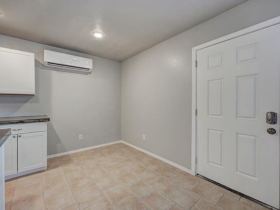 Small dining area off of the kitchen and living room