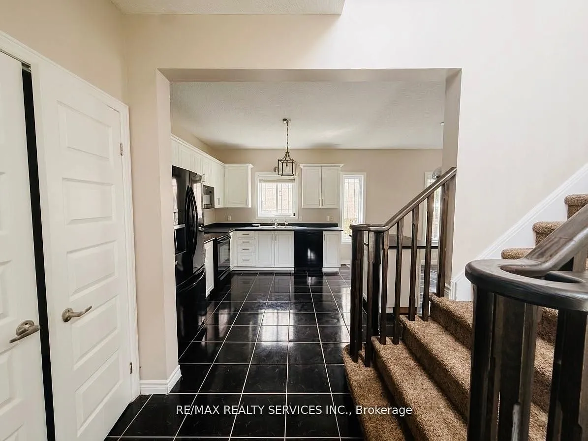 4 bed, $2,999 — Photo 4