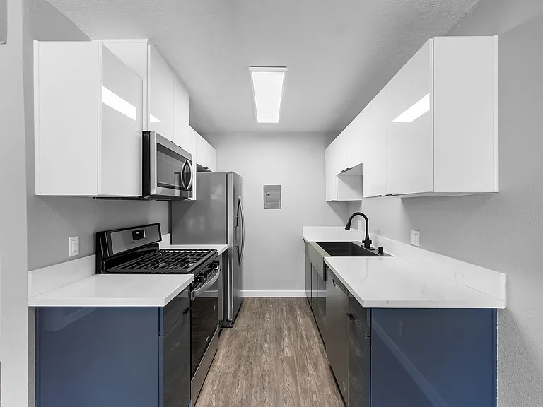 Park Apartments-Beautiful recently renovated — Photo 9