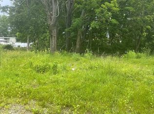 4 Tamarack St, Lowell, MA 01851