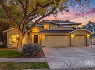 8001 W Innsbrook Ct, Boise, ID 83704