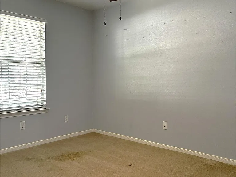 22410 Barrell Springs Ln — Photo 20