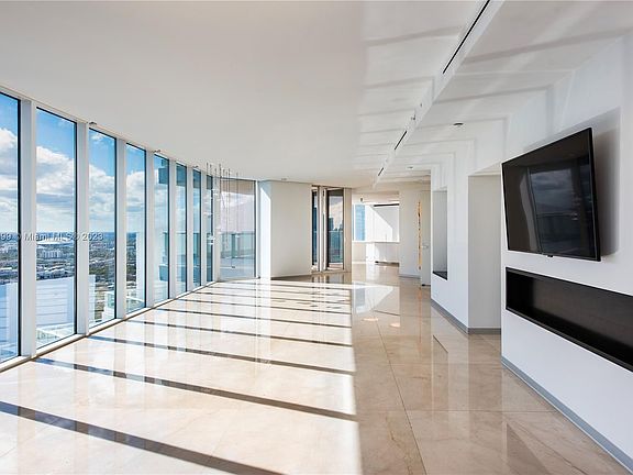 2nd image of 2020 N Bayshore Dr APT 4502