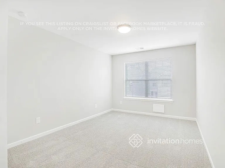 3941 Lake Manor Way — Photo 18