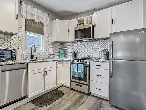 Fully stocked kitchen with everything you need!