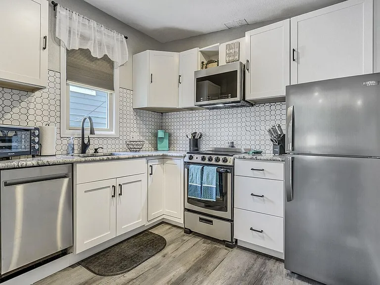 Fully stocked kitchen with everything you need!