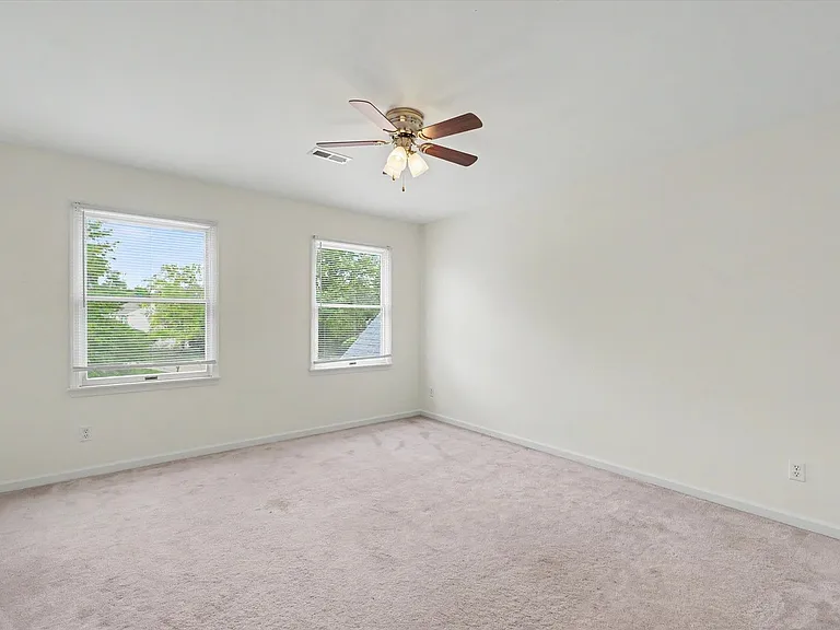 2401 Peppertree Pl — Photo 24