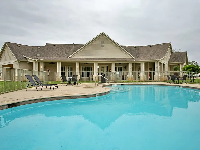 Oakland Hills Apartments — Photo 10