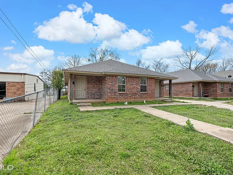 1719 Lakeshore Dr #B — Photo 4
