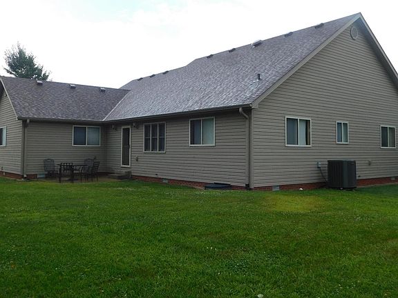5th image of 628 Sierra Cir