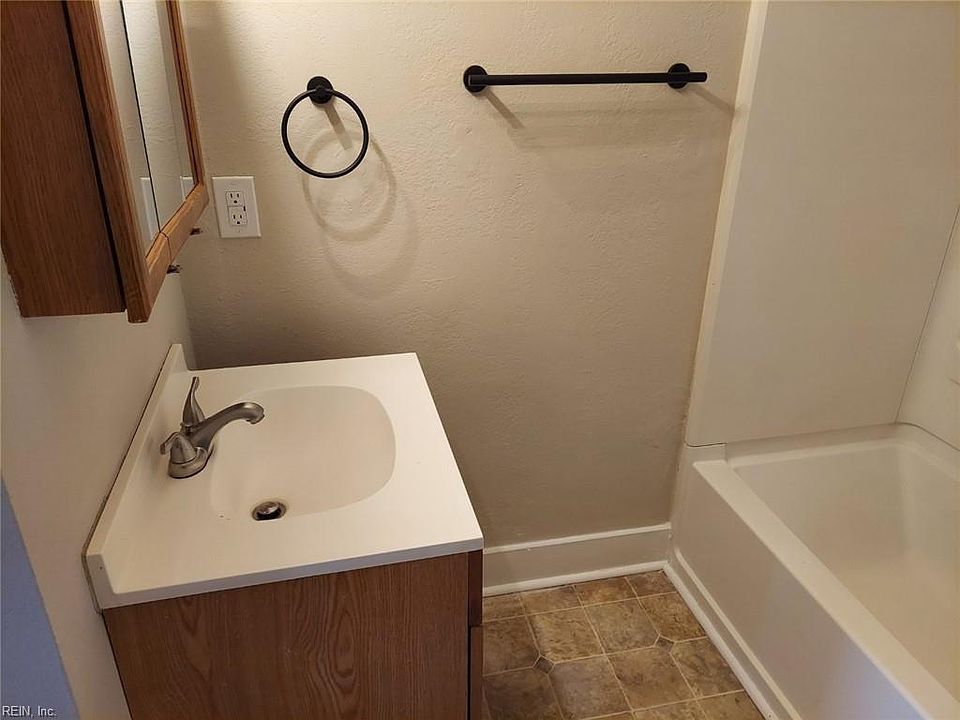 1st image of 348 Washington St APT 5