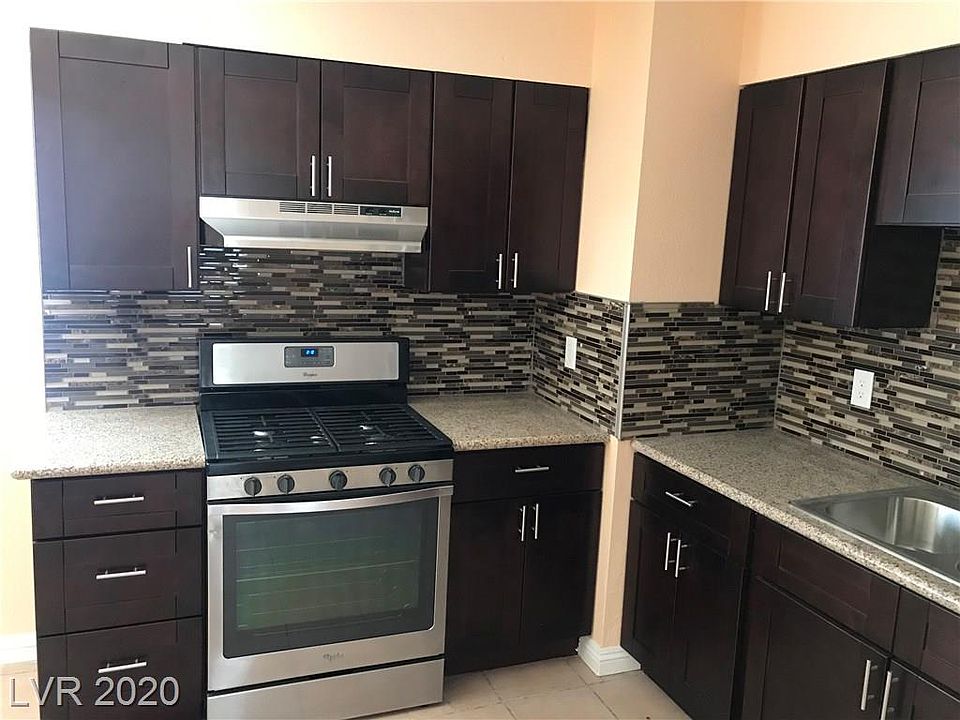 1st image of 562 Diamond Head Cir