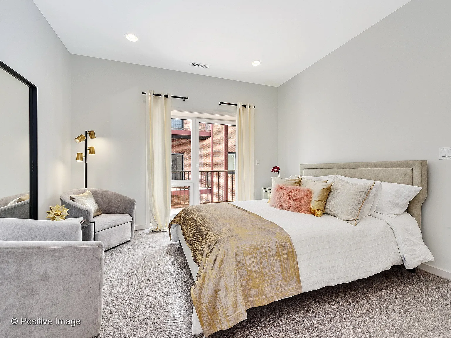 North Oak Lofts — Photo 3