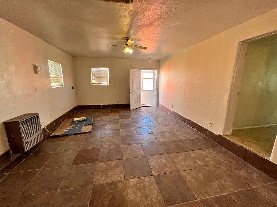 Entry / Living Area