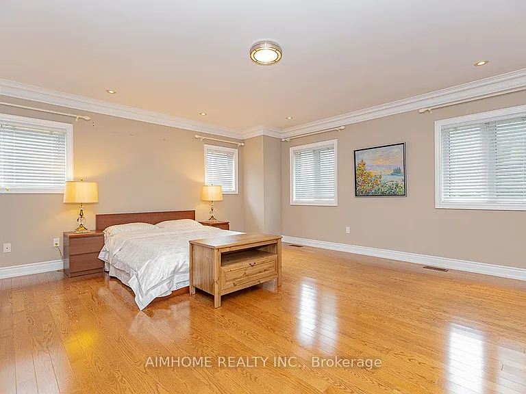 395 Princess Ave — Photo 17