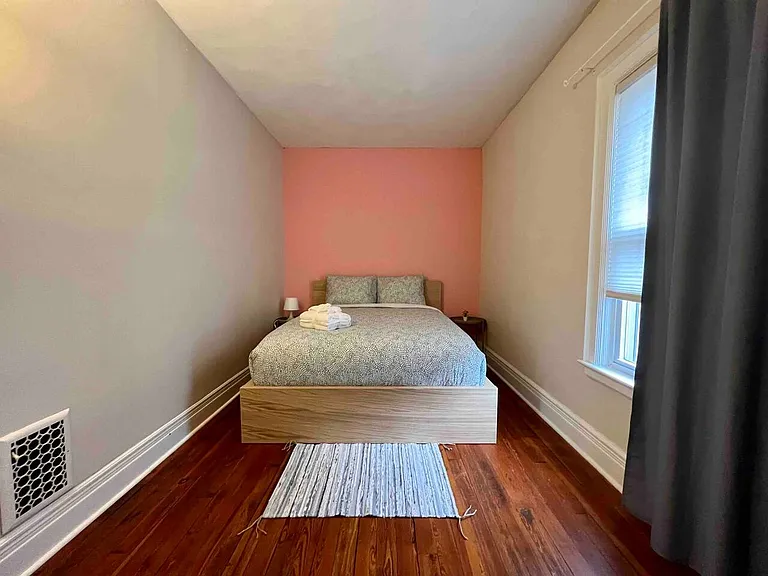 203 W Tupper St #2 — Photo 4