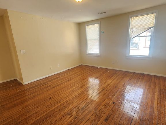 4th image of 265 Norton St #33