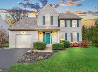 2 Clover Mill Dr, Newark, DE 19702