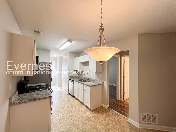 7266 Illinois Central Ave — Photo 4