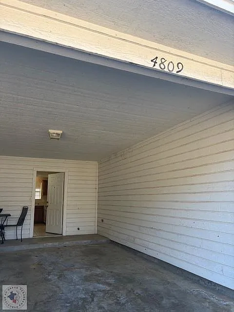 Building Photo - 4809 N Park Rd