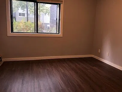 Local 25 Apartments - 3 — Photo 2