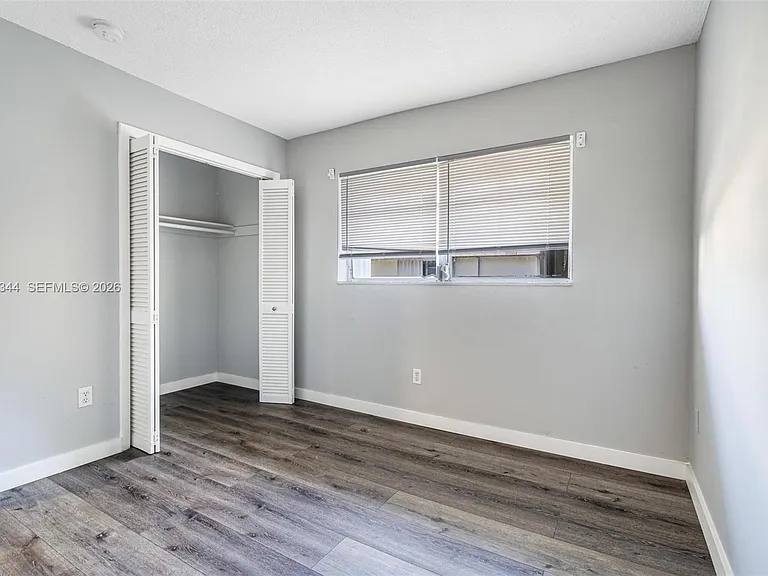 15205 NE 6th Ave #D305 — Photo 7