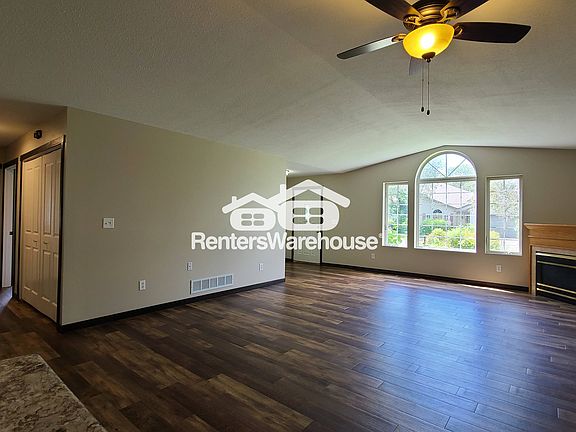4th image of 1308 Carriage Dr Unit 4