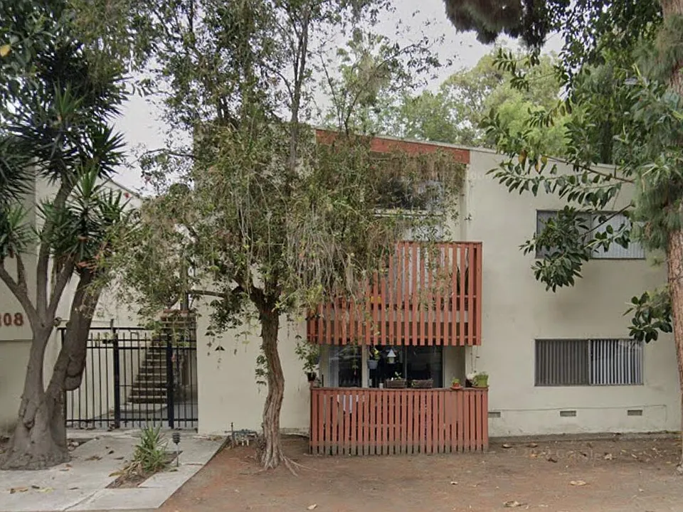 4208 Russell Ave #8