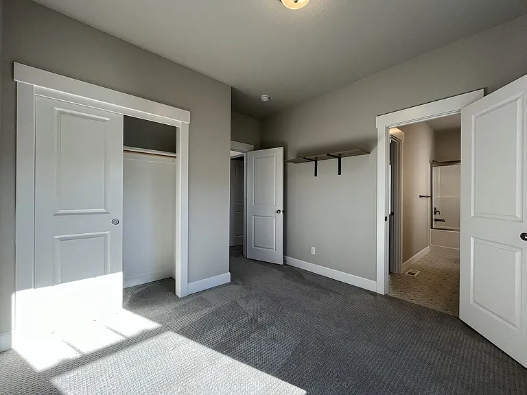 7002 SE Genrosa St — Photo 39