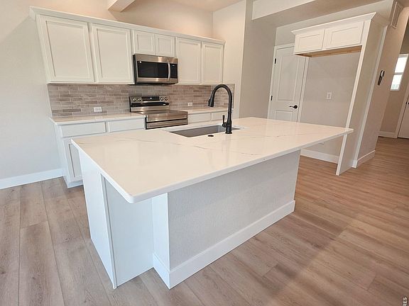 4th image of 4771 Degas Dr
