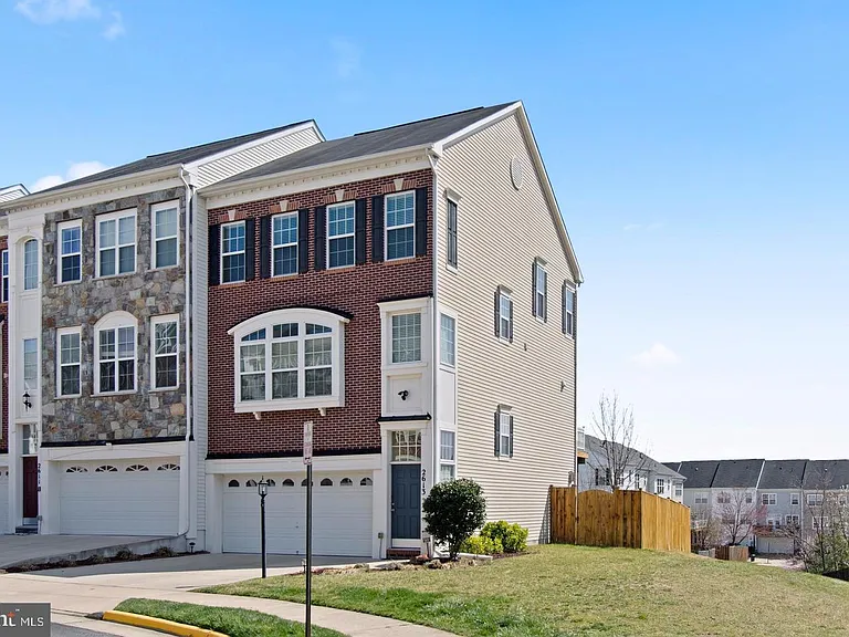 2613 Glenriver Way — Photo 1