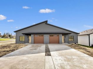 3 Anchor Way Loop #B, Cathlamet, WA 98612